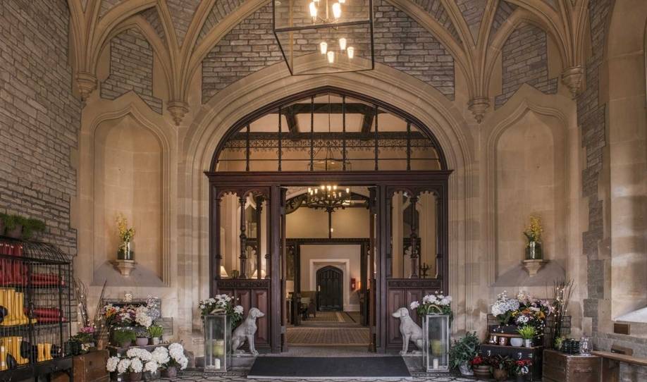 Hotel lobby/entrance 